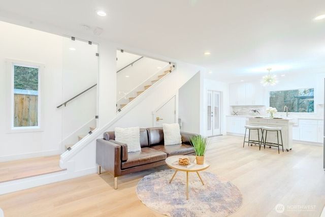 1518 NE 106th Street, Seattle, WA 98125