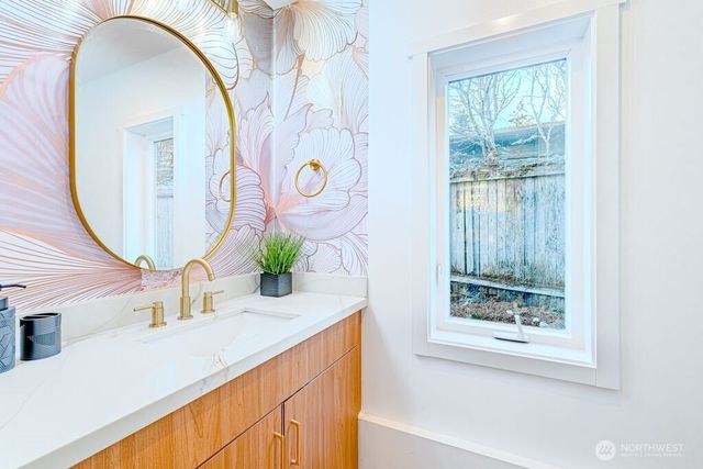 1518 NE 106th Street, Seattle, WA 98125