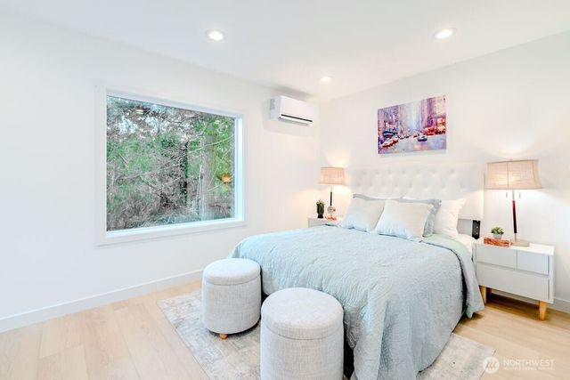 1518 NE 106th Street, Seattle, WA 98125