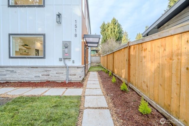 1518 NE 106th Street, Seattle, WA 98125