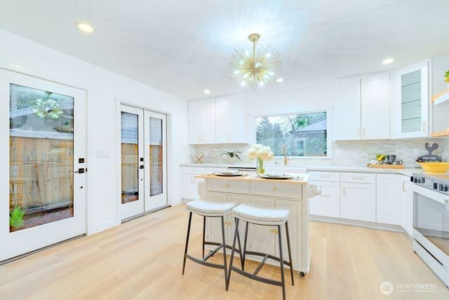 1518 NE 106th Street, Seattle, WA 98125