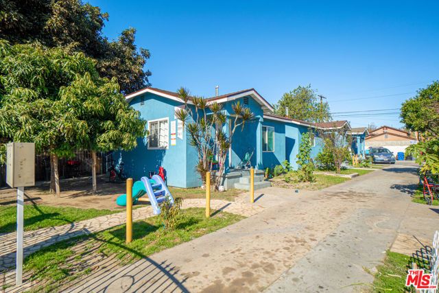 359 E 56th Street, Los Angeles, CA 90011