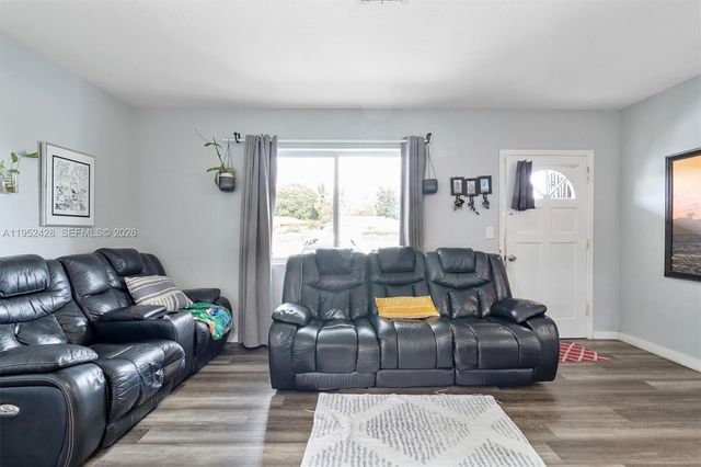 440 NW 119th, Miami, FL 33168