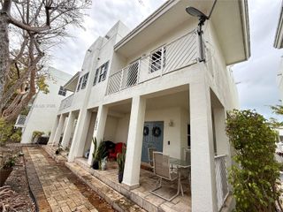 1033 SW 9th Court M-2, Miami, FL 33130