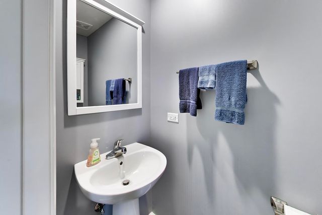 460 E Meadowdale Circle, Hampshire, IL 60140