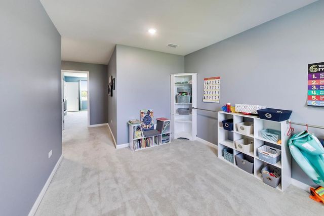 460 E Meadowdale Circle, Hampshire, IL 60140
