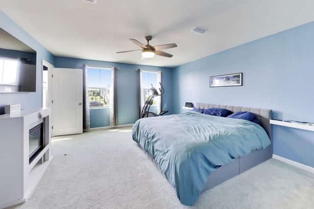 460 E Meadowdale Circle, Hampshire, IL 60140