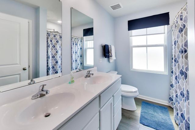 460 E Meadowdale Circle, Hampshire, IL 60140