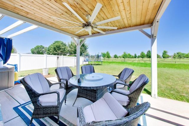 460 E Meadowdale Circle, Hampshire, IL 60140