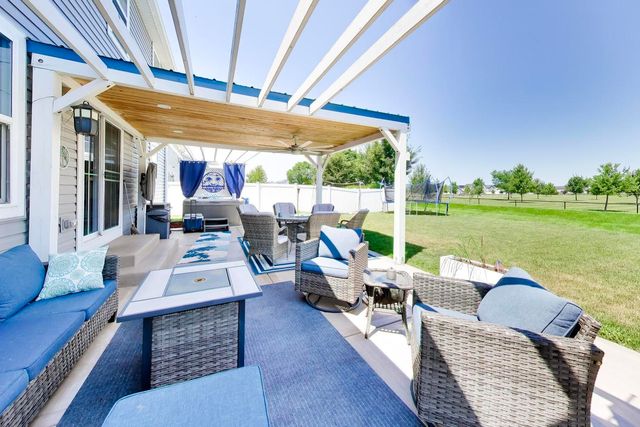 460 E Meadowdale Circle, Hampshire, IL 60140