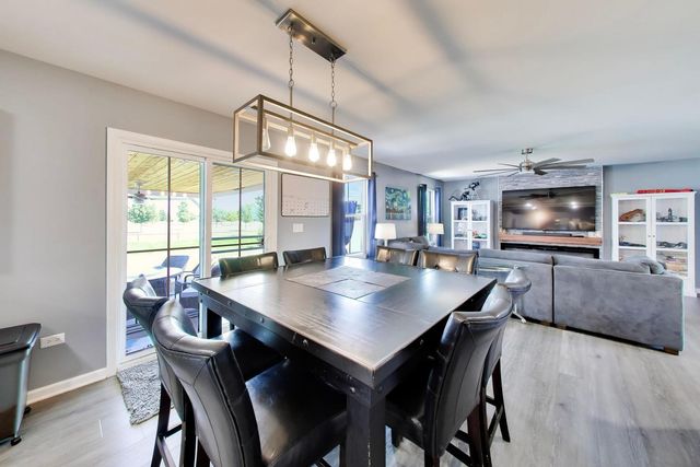 460 E Meadowdale Circle, Hampshire, IL 60140