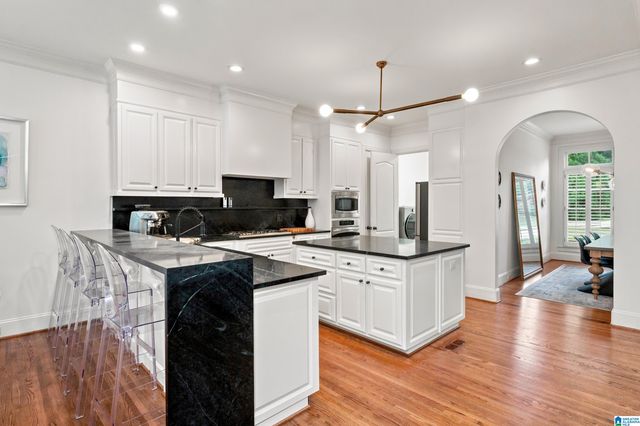 3904 BUTLER SPRINGS WAY, Hoover, AL 35226