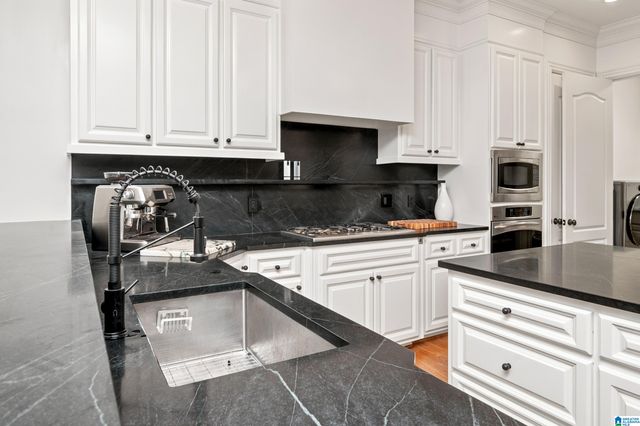 3904 BUTLER SPRINGS WAY, Hoover, AL 35226