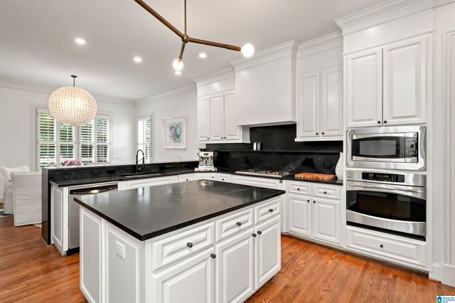3904 BUTLER SPRINGS WAY, Hoover, AL 35226
