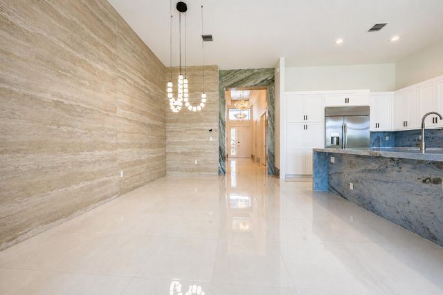 9597 Regal Palm Court, Boca Raton, FL 33434