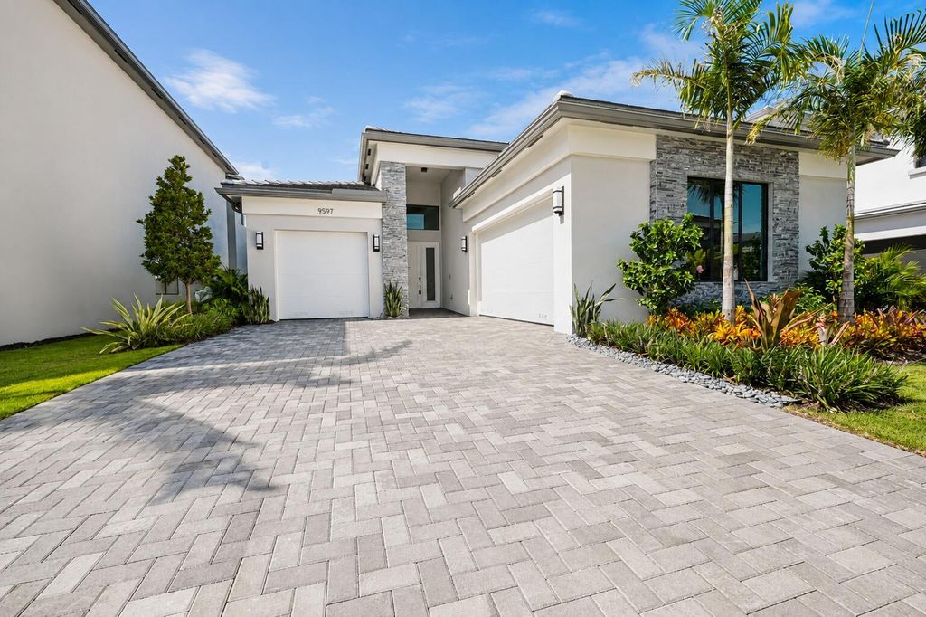 9597 Regal Palm Court, Boca Raton, FL 33434