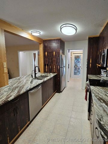 11016 N 160th East East Avenue, Owasso, OK 74055