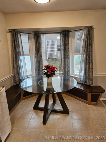 11016 N 160th East East Avenue, Owasso, OK 74055