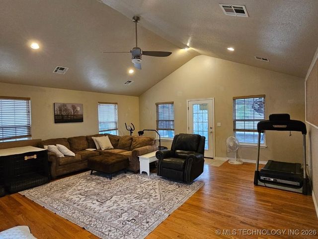 11016 N 160th East East Avenue, Owasso, OK 74055