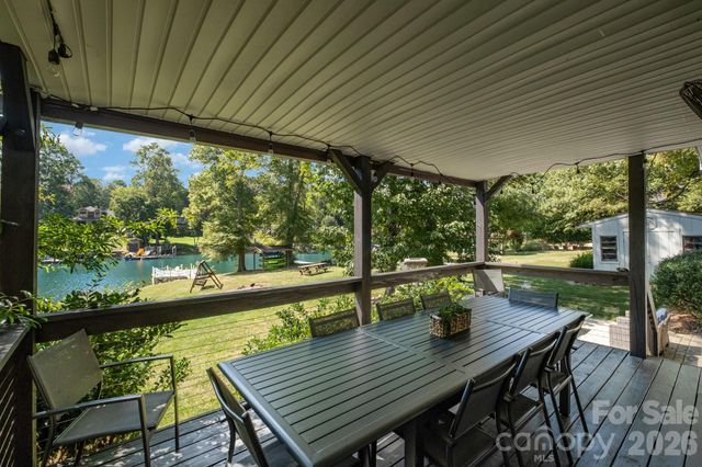 118 Waterfowl Lane, Mooresville, NC 28117
