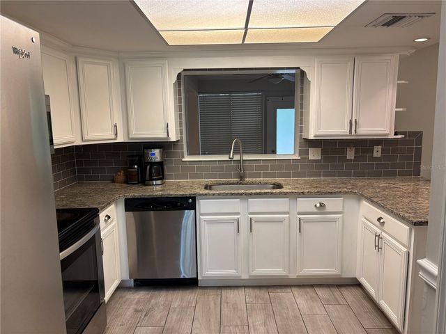 105 E COTTESMORE CIRCLE, Longwood, FL 32779
