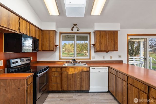 568 A Cemetery Road, Winlock, WA 98596