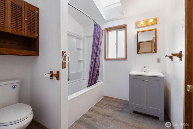 568 A Cemetery Road, Winlock, WA 98596