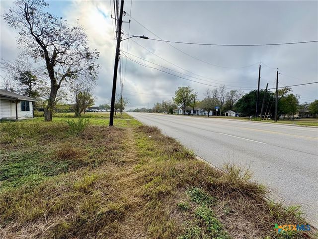 2112 S Laurent Street, Victoria, TX 77901