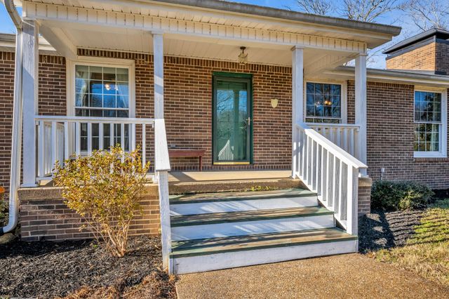 1613 Harpeth Xing, Ashland City, TN 37015