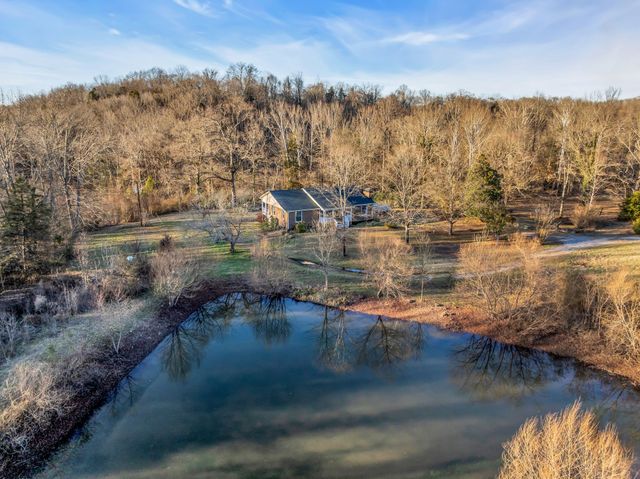 1613 Harpeth Xing, Ashland City, TN 37015