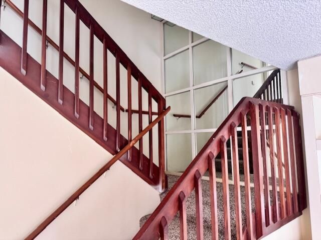 217 Live Oak Lane, Boynton Beach, FL 33436