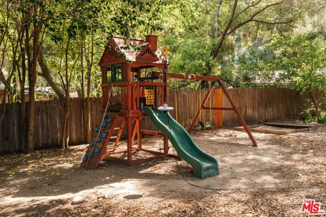 1514 Willow Drive, Topanga (los Angeles), CA 90290