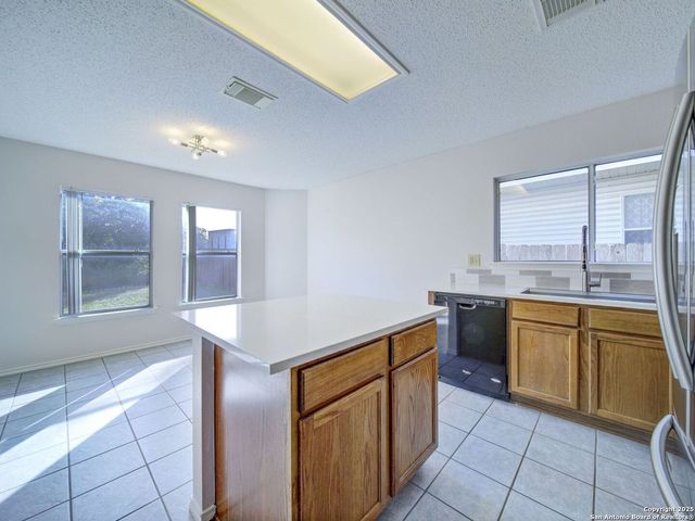 8414 Park Olympia, Universal City, TX 78148