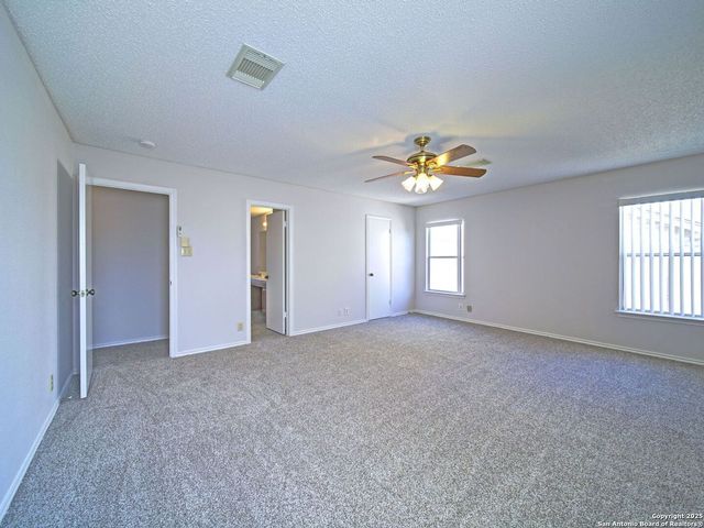 8414 Park Olympia, Universal City, TX 78148