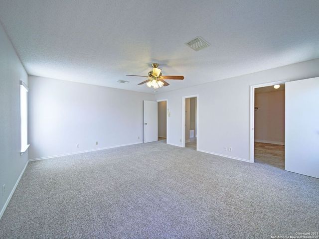 8414 Park Olympia, Universal City, TX 78148