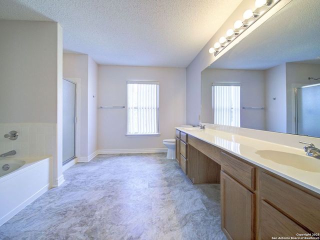 8414 Park Olympia, Universal City, TX 78148