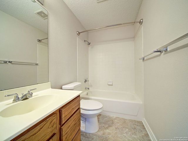 8414 Park Olympia, Universal City, TX 78148