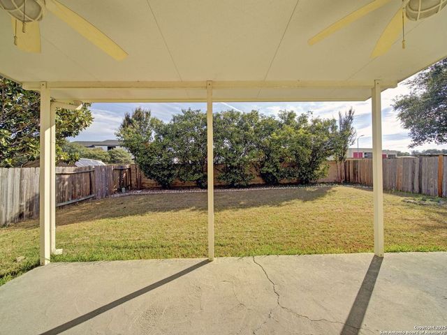 8414 Park Olympia, Universal City, TX 78148