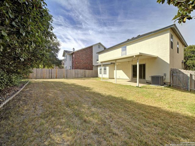 8414 Park Olympia, Universal City, TX 78148