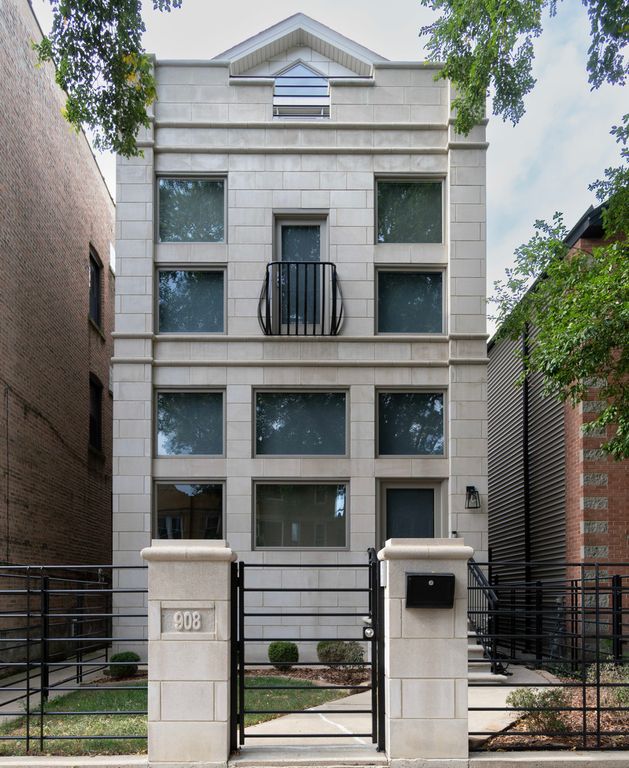 908 N Winchester Avenue, Chicago, IL 60622