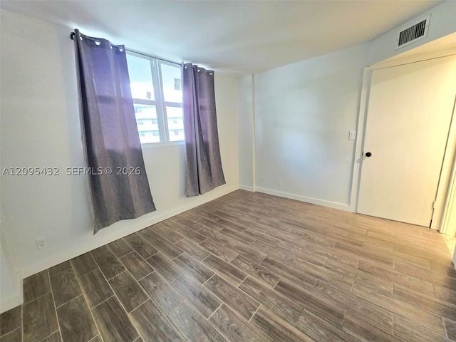 108 Royal Park Dr 2H, Oakland Park, FL 33309