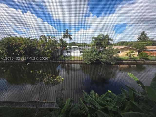 108 Royal Park Dr 2H, Oakland Park, FL 33309