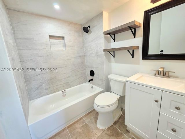 108 Royal Park Dr 2H, Oakland Park, FL 33309
