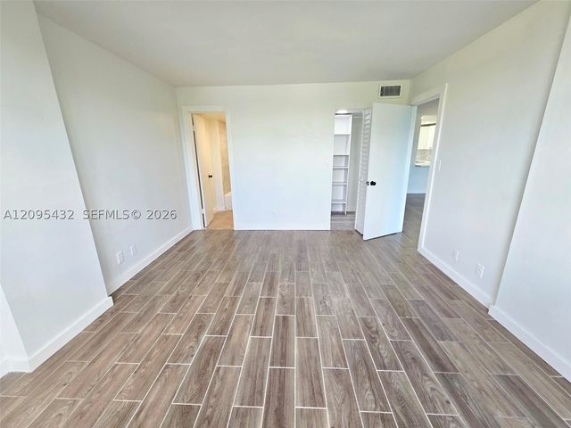 108 Royal Park Dr 2H, Oakland Park, FL 33309