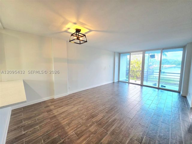 108 Royal Park Dr 2H, Oakland Park, FL 33309