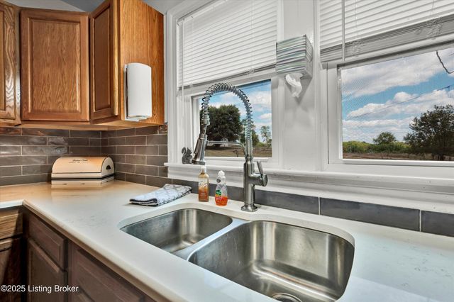 4188 Old Bloomfield Rd, Bardstown, KY 40004