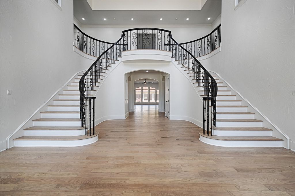 6301 Churchill Way, Dallas, TX 75230