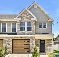 77 Chestnut Street, Lodi, NJ 07644