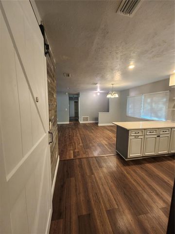 820 CRENSHAW LAKE ROAD, Lutz, FL 33548