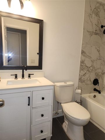 820 CRENSHAW LAKE ROAD, Lutz, FL 33548